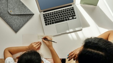 Voucher 200 ευρώ: Υπογράφηκε η απόφαση  για tablet, laptop σε φοιτητές και σπουδαστές