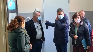 Στο Δημοτικό Σχολείο Έμπωνα οι αντιδήμαρχοι Στέφανος Δράκος  και Νεκτάριος Φλοσκάκης