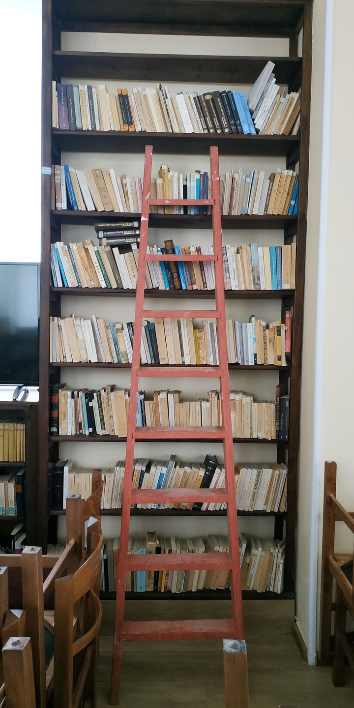 Με καίριας σημασίας   βήματα που ακολουθούνται, η βιβλιοθήκη είναι σε διαδικασία οργάνωσης και ψηφιακής αναβάθμισης, προκειμένου η πληροφορία να καταστεί προσβάσιμη στην κοινότητα, να διατηρηθεί στο χρόνο και να εμπλουτιστεί μελλοντικώς