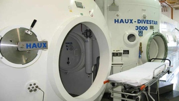 Έκτακτη αεροδιακομιδή από Σύμη στην Κάλυμνο 58χρονου που προσβλήθηκε από τη νόσο των δυτών