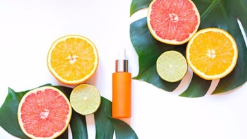 Βιταμίνη C και αντηλιακό: Ένας skincare συνδυασμός με πολύτιμα οφέλη