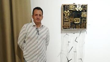Ο Κώστας Φεϊζίδης σε έκθεση στη Ρόδο που «υπενθυμίζει» στιγμές και συναισθήματα
