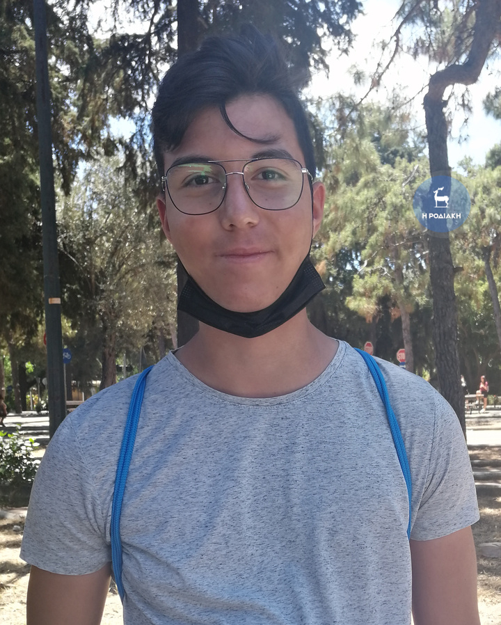 Τσούρας Νίκος,  3ο ΓΕΛ Ρόδου (Καπνοβιομηχανία)