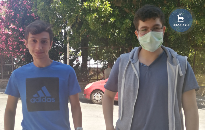Από αριστερά: Θοδωρής Ξενάκης και Παναγιώτης Κελακιός,  3ο ΓΕΛ Ρόδου (Καπνοβιομηχανία)