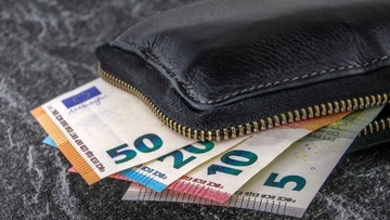 Ρουμάνες έκλεβαν πορτοφόλια  από τουρίστες