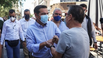 Όταν ο Αλ. Τσίπρας πετούσε καρέκλες σε πισίνα ξενοδοχείου στη Ρόδο