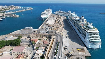 51 κρουαζιερόπλοια πρόκειται να καταπλεύσουν τον Αύγουστο στη Ρόδο
