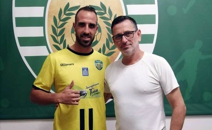 Ο Νίκος Καλανδράνης (αριστερά) με τον πρόεδρο του Ευαγόρα Νίκο Φιλίππου