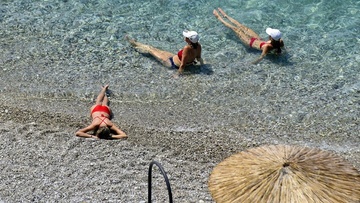 Ο πιο θερμός Ιούλιος της δεκαετίας  φέτος για τα νησιά του Αιγαίου