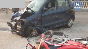 Συμβαίνει τώρα: Σφοδρή μετωπική σύγκρουση μοτοσικλέτας με ι.χ - Στο νοσοκομείο μεταφέρθηκε ο οδηγός του δικύκλου 