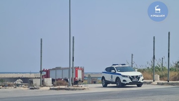 Φωτιά ξέσπασε σε εγκαταλελειμμένο αυτοκίνητο στο Καρακόνερο