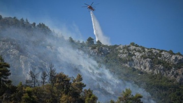 Δύσκολες μάχες σε Εύβοια και Ηλεία-Βελτιωμένη η εικόνα στην Αττική