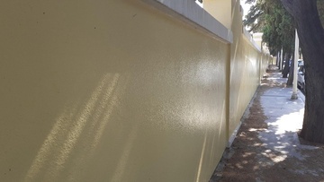 Miracolo, miracolo, το τοιχίο  του σταδίου καθάρισε… 