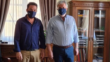 Στη Χάλκη ο δήμαρχος της Σητείας