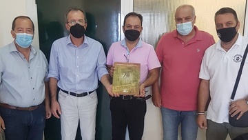 Σε δημοτικά, γυμνάσια και λύκεια θα παραδοθεί το βιβλίο του Εργατικού Κέντρου της Ρόδου