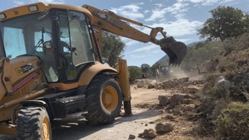 Ξεκίνησαν οι εργασίες ασφαλτόστρωσης του δρόμου της Ευαγγελίστριας στο Μανδράκι Νισύρου