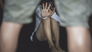 Κάλυμνος: Ξεσπά η μητέρα της 19χρονης που κατήγγειλε τον βιασμό της