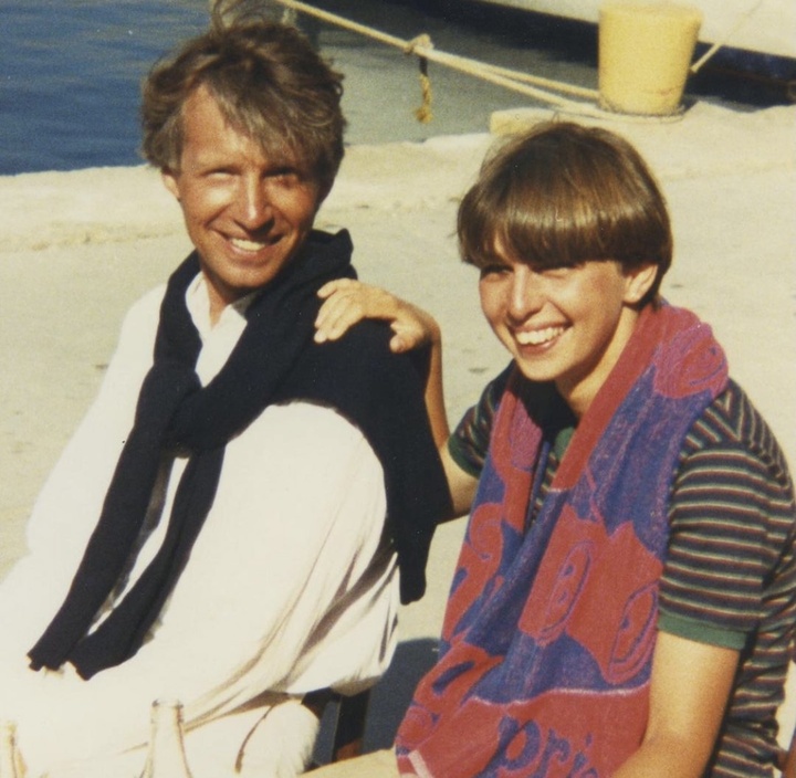 Με τον σύζυγό της το 1981 στη Σύμη 
