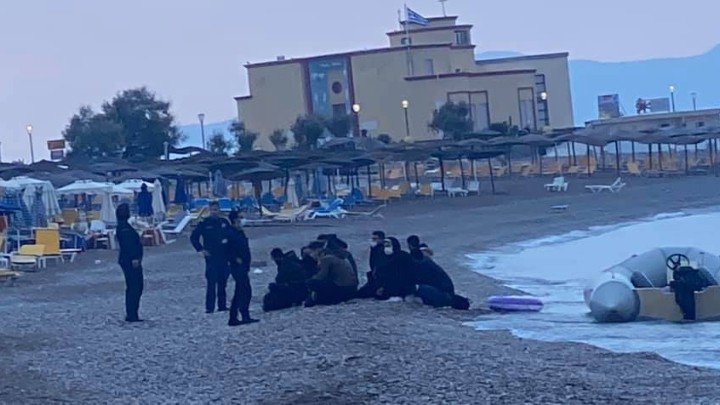 Πρωϊνή αποβίβαση παράνομων μεταναστών στην πιο κεντρική παραλία της Ρόδου