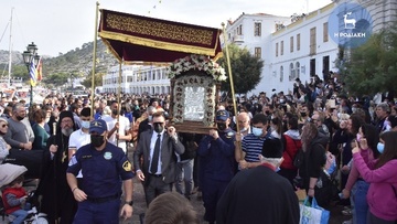 Σε κλίμα κατάνυξης τελέστηκε η περιφορά της θαυματουργής εικόνας του Πανορμίτη