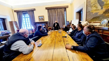 Ικανοποίηση από την νομοθετική κατοχύρωση της δυνατότητας μετατροπής των ταξί των νησιών του Νοτίου Αιγαίου σε 6 έως 9 θέσεων