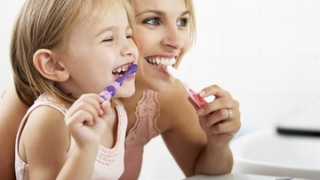 Έξι συμβουλές για τη φροντίδα  των δοντιών του παιδιού σας