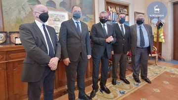 Παραχωρούνται (πάλι) τα ακίνητα της Βάρης και του Καλαμώνα 