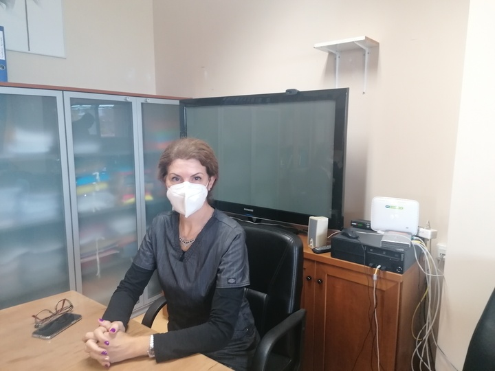 H Κ. Bολονάκη υπεύθυνη ιατρός της κλινικής Covid-19 του νοσοκομείου μας