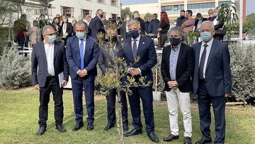 Φύτευση του πλάτανου του Ιπποκράτη στην Ιατρική Σχολή του Ευρωπαϊκού Πανεπιστημίου Κύπρου