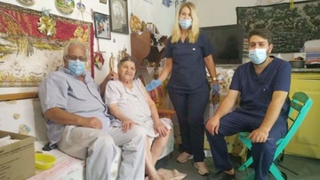 «Τι, μου το ‘βαλες κιόλας το εμβόλιο; αυτό δα φοβάται ο κόσμος;»! 