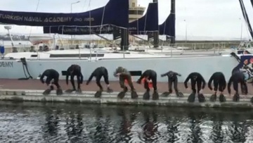 Προπαγανδιστικό βίντεο του Ακάρ δείχνει Τούρκους σπουδαστές να κολυμπούν προς το Καστελλόριζο