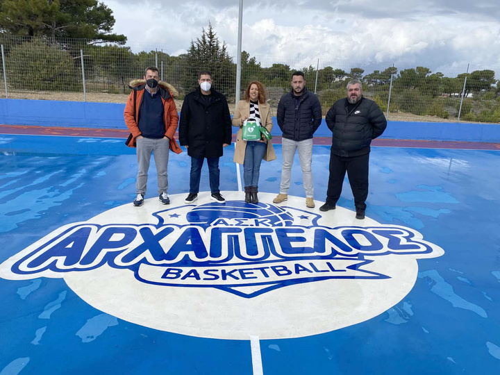 Από αριστερά οι Σταμάτης Χατζόπουλος, Νίκος Νικολής, Τσαμπίκα Κοντόγιαννου, Ιάκωβος Δαμιανός και Τσαμπίκος Σταυριανός 