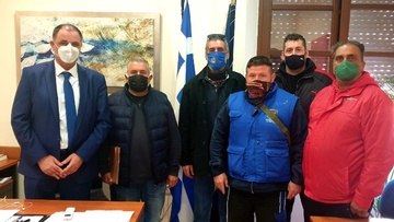 Συνάντηση του Στράτου Καρίκη με το Παν-Δωδεκανησιακό Σωματείο Ιδιοκτητών Τουριστικών Λεωφορείων