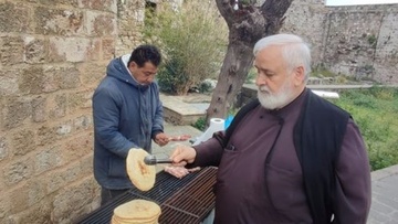 Στην ενορία του Αγίου Παντελεήμονος γιόρτασαν και φέτος το έθιμο της Τσικνοπέμπτης