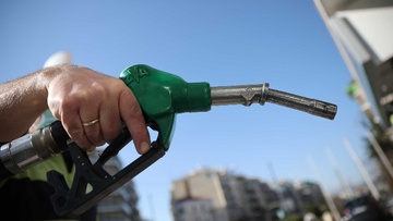 Αυξήσεις στα καύσιμα: «Η βενζίνη σε λίγες μέρες θα ξεπεράσει τα 2,5 ευρώ»