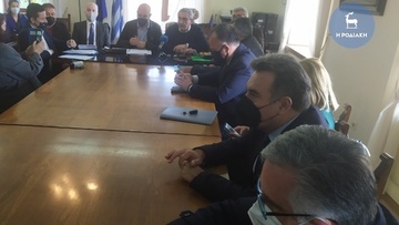 Λύσεις για το πρόβλημα των ελαφιών έδωσε από τη Ρόδο ο υφυπουργός Περιβάλλοντος Γιώργος Αμυράς