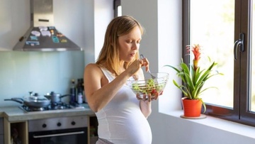 Εγκυμοσύνη: Ποια είναι η σωστή διατροφή που πρέπει να ακολουθεί η γυναίκα