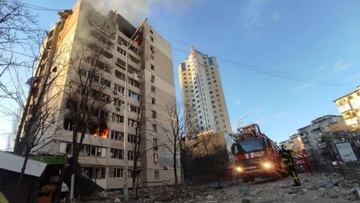 Οι Ρώσοι βομβαρδίζουν πολυκατοικίες στο Κίεβο, υπό πολιορκία Χάρκοβο και Οδησσός 