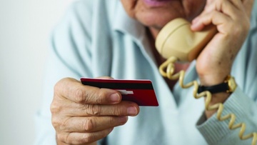 Λέρος: Τηλεφωνική απάτη με θύματα επιχειρηματίες του νησιού 