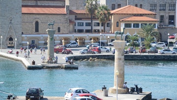 Άνοιξαν τα πρώτα  καταστήματα εστίασης