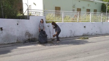 Την είσοδο του χωριού τους καθάρισαν οι παλαιοί πρόσκοποι Παραδεισίου
