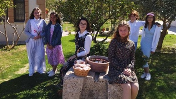 Τα κορίτσια της χορωδίας του Γυμνασίου Ζηπαρίου Κω τραγούδησαν τα παραδοσιακά τοπικά κάλαντα του Λαζάρου