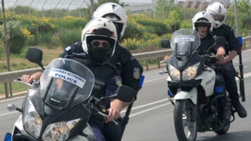 Ρόδος: 23χρονος αλλοδαπός προκάλεσε μεγάλη αναστάτωση – Επιτέθηκε σε πολίτες και αστυνομικούς