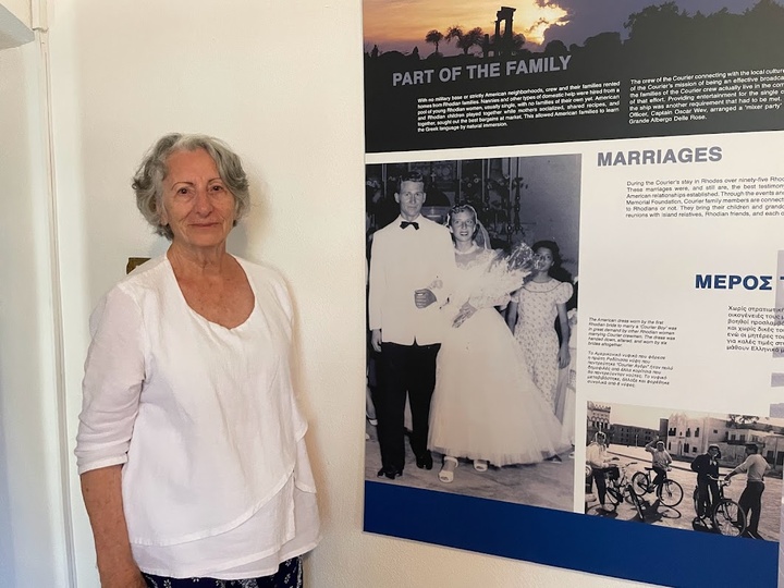 Η Μαίρη Καλαφατά Lowther. Στη φωτογραφία η αδερφή της Κατίνα, μία από τις πρώτες «νύφες του Courier».