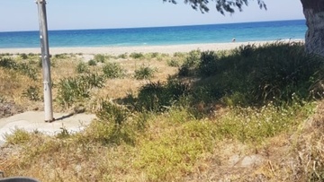 Κοινοτάρχης Φανών: «Αν δεν φτιάξουν την παραλία μας, αντί για γαλάζια σημαία εμείς θα σηκώσουμε μαύρη»