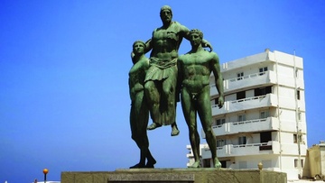 Πουλούσε σκόρδα κάτω από  το άγαλμα του Διαγόρα!