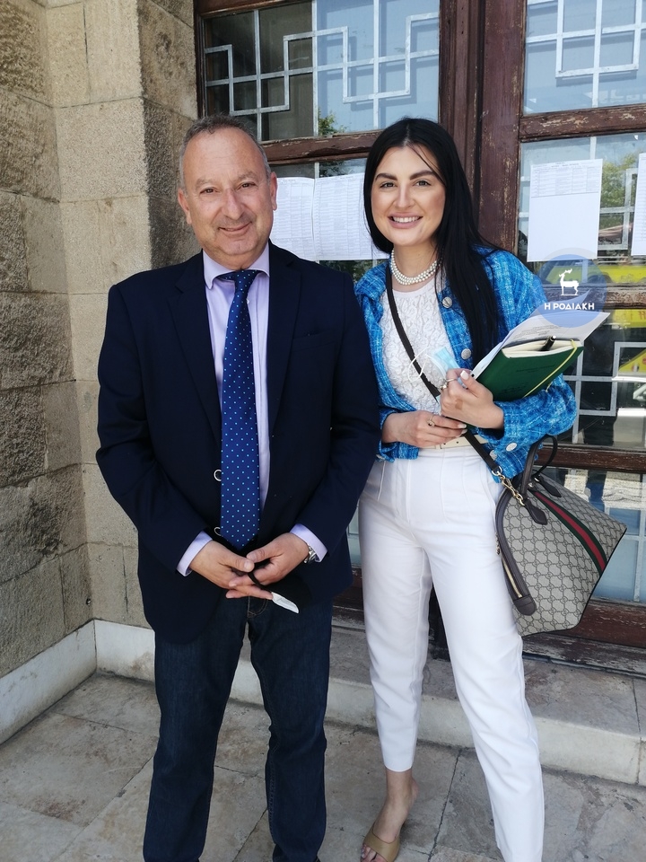 Oι συνήγοροι υπεράσπισης του 30χρονου Στέλιος Αλεξανδρής και Πολυξένη Χατζηγιάννη