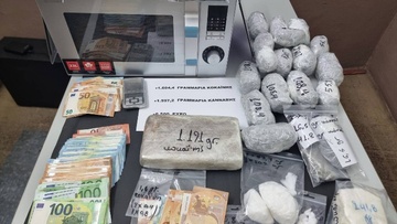 Προφυλακίστηκαν μάνα και γιος για διακίνηση ναρκωτικών