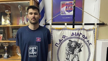 Παραμένει «κυανέρυθρος»  ο Στέφαν Μπόζιτς