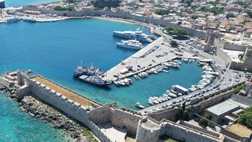 Λύθηκε το θέμα με τα αλιευτικά σκάφη στην Κολώνα